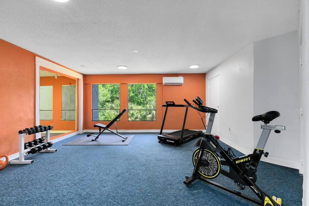 Oasis 203 - Symmetry & Serenity ティテュスビル エクステリア 写真